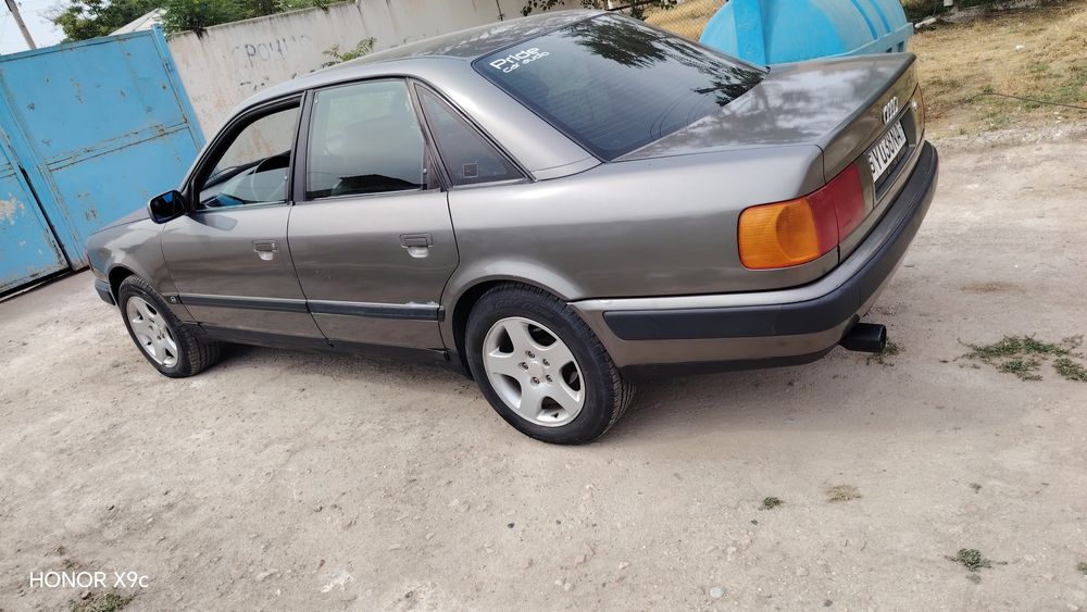 Ауди 100 С4 сотилади