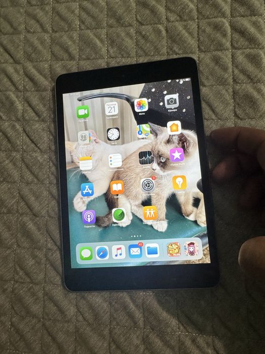 Продам iPad mini 3