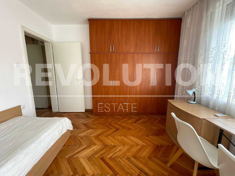 Дава се под наем Тристаен апартамент в Варна, Център - 74 кв.м за 510 € - Снимка #4