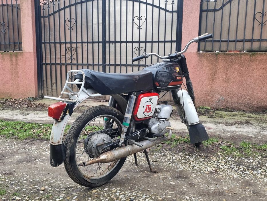 Mobra turist Comunista