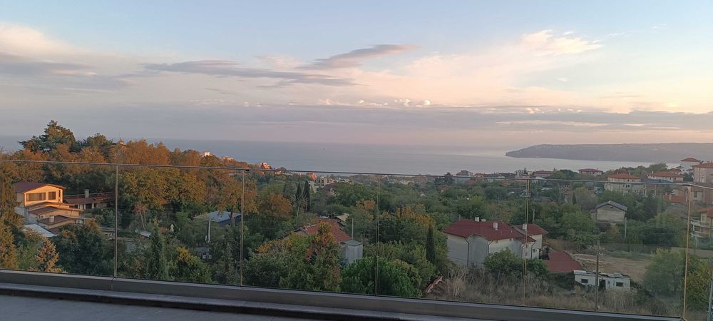 Изгодно ПАНОРАМЕН апартамент с три спални и паркомясто, Бриз, Варна