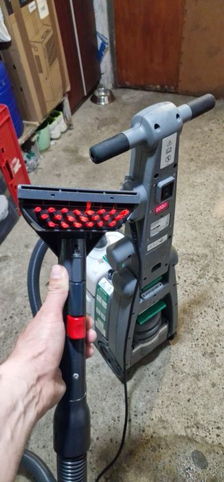 „Extractor profesional covoare Bissell Big Green + furtun tapițerie”