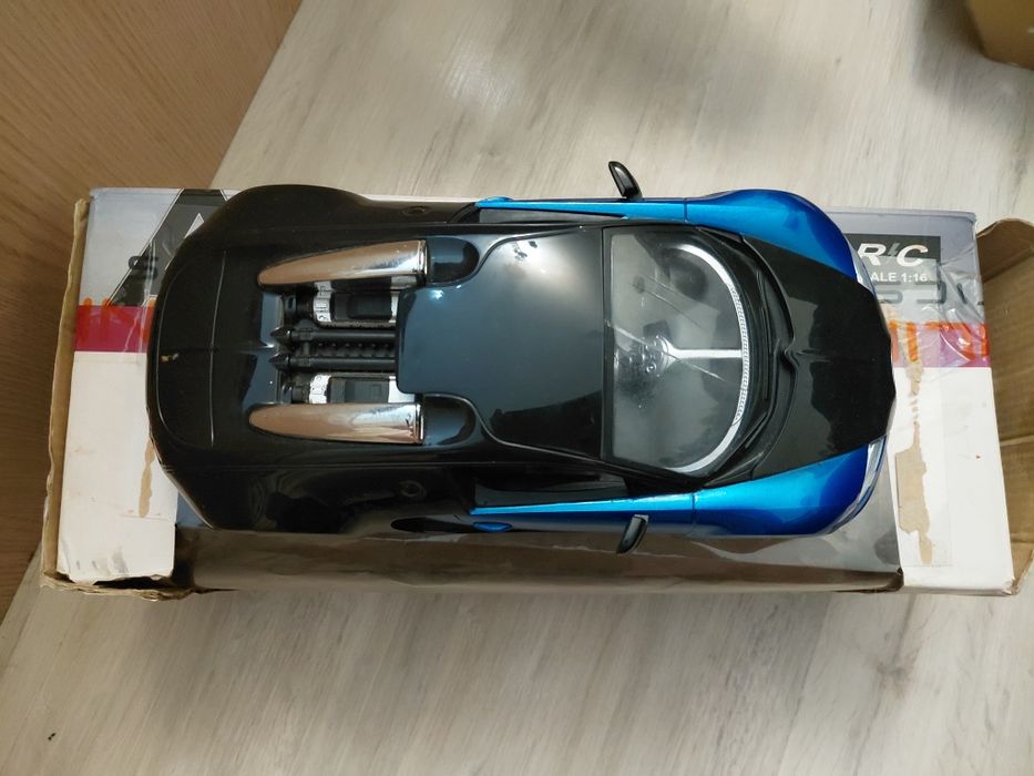Обмен детской машины Bugatti на продукты