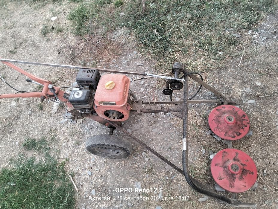 Мотоблок с роторной косилкой.