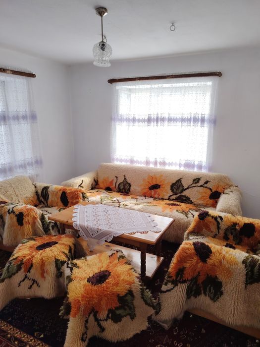 Продавам Къща на два етажа