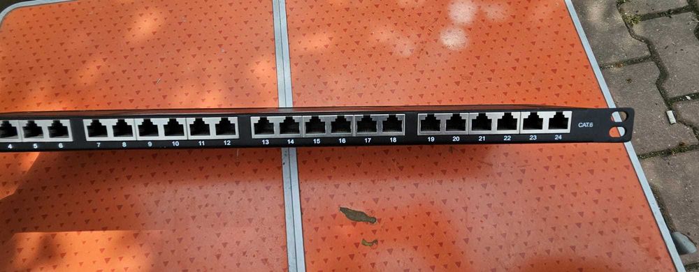 Patch Pannel Slim Cat 6 si Organizator