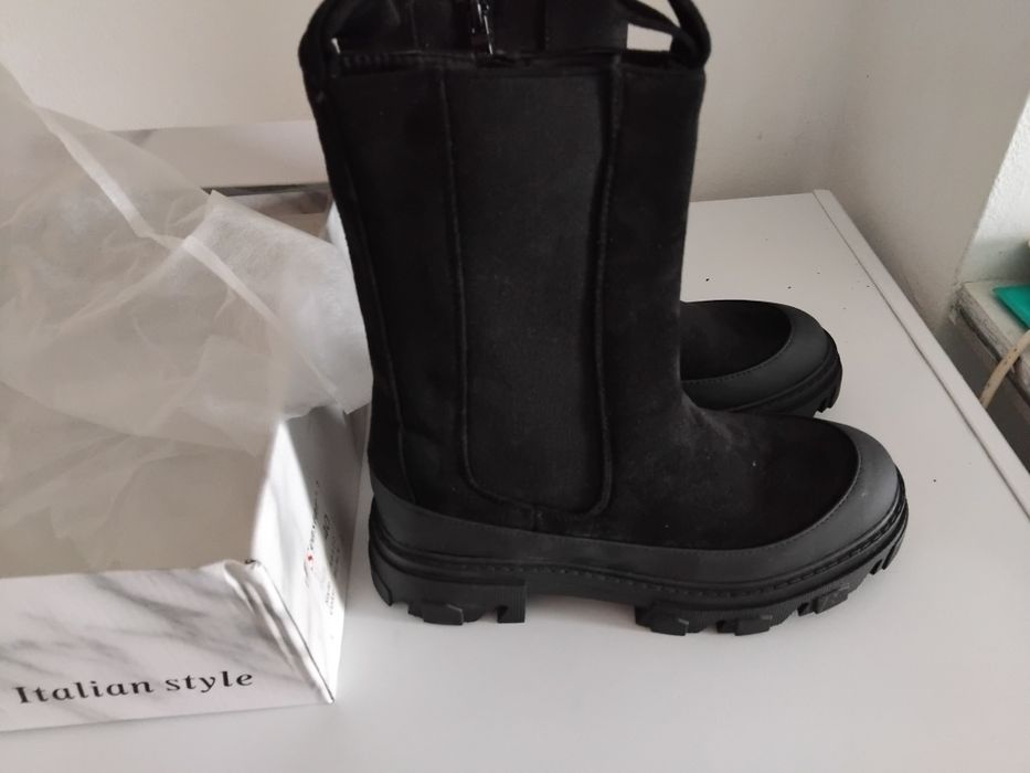 Cizme  marime 40 și 39