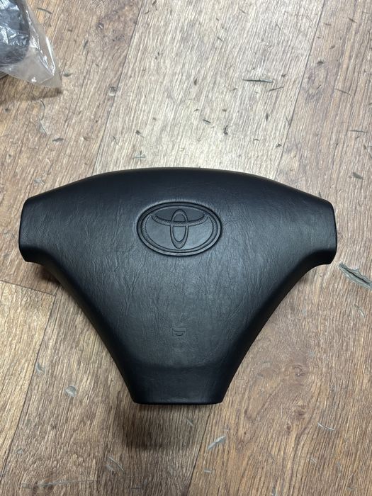 Крышка аирбака руля камри 20 араб