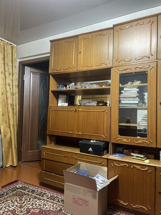 Проодам гарнитур шкафы для гостинной