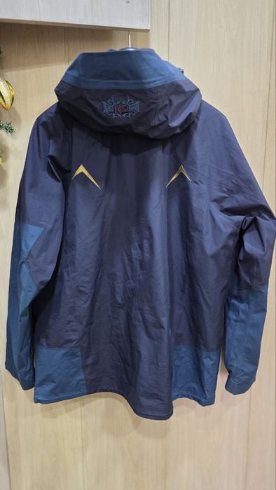 Оригинальная ветровка K2
