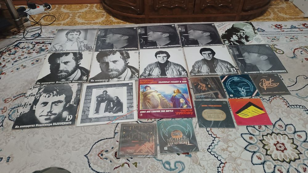 Продам виниловые пластинки 348 штук