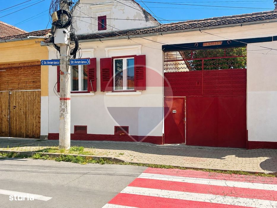 Casă individuala cu vedere catre muntii Postavaru de inchiriat