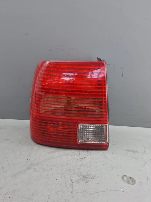 Lampa / Tripla stop stanga pe aripa 11-A206B Volkswagen VW Passat 1999