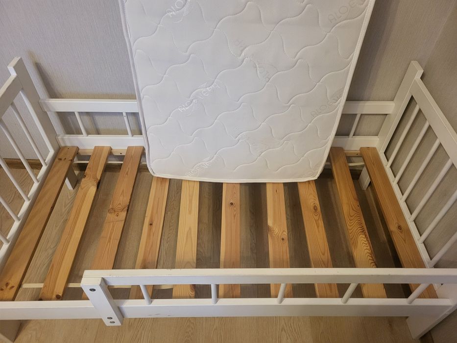 Продам кровать детскую