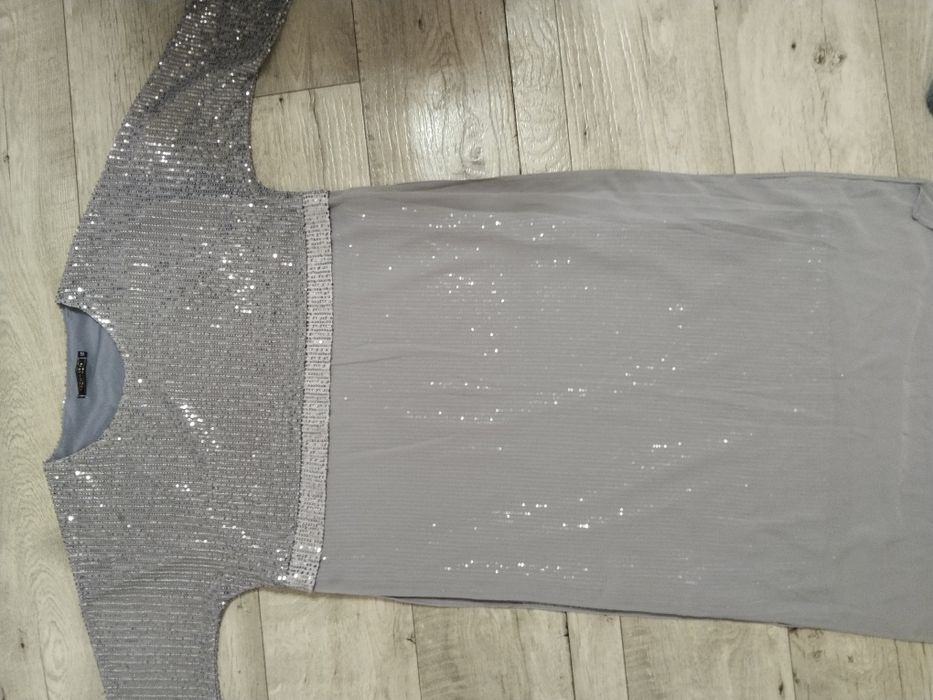 Праздничное платье с пайетками 50размер