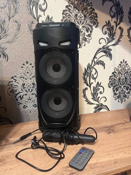 Блютуз колонка с микрофоном