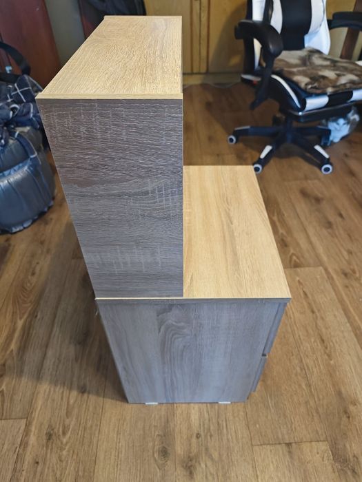 Продам небольшой комод с полкой