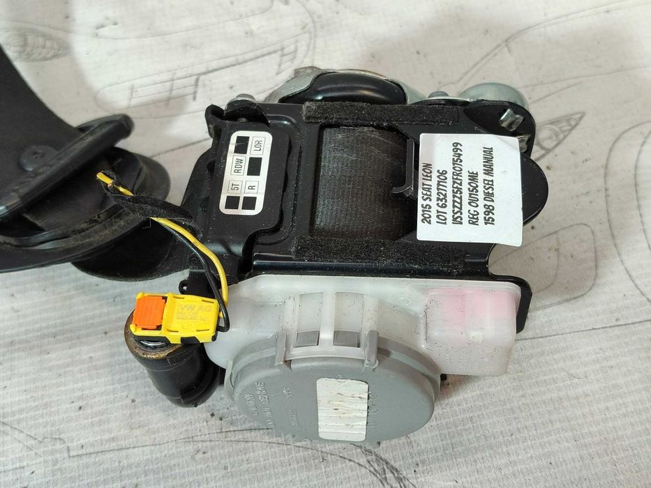 Centură de siguranță spate Seat Leon 5F / Golf VII / Octavia III 2012-2020 2015 1.6 TDI 77kW Cod OEM: 7N0857737, 34068475A (5G3)