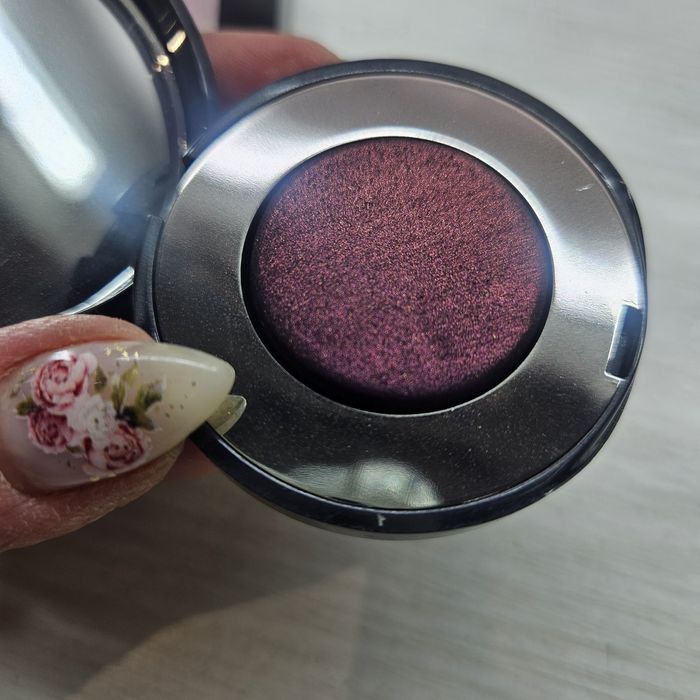 Косметика тени Франция