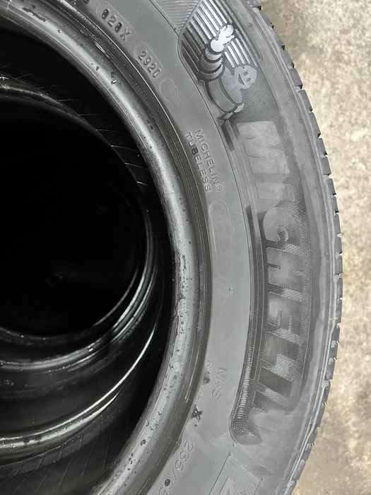 Шина на 18 234/65