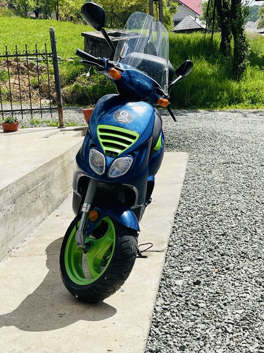 Scuter Piaggio NRG