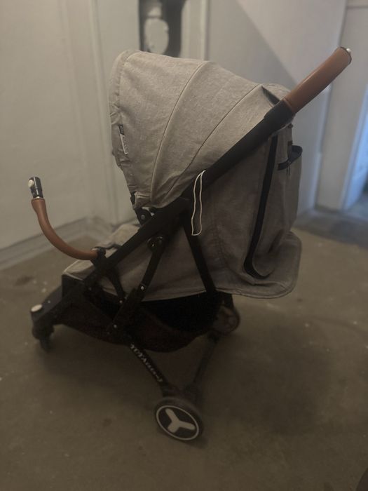 Продаю детскую коляску Yayoplus 3