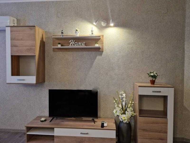 Дава се под наем Двустаен апартамент в Бургас, Сарафово - 65 кв.м за 433.5 € - Снимка #1