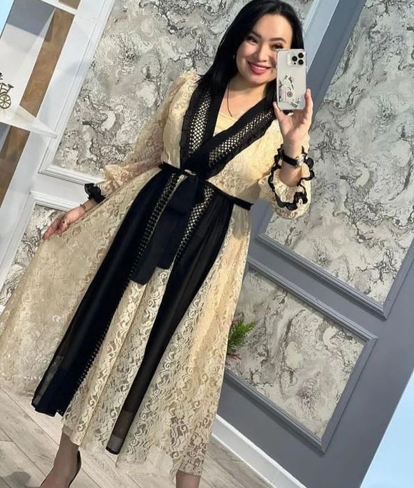 Продам нарядное платье. Размер: 56.