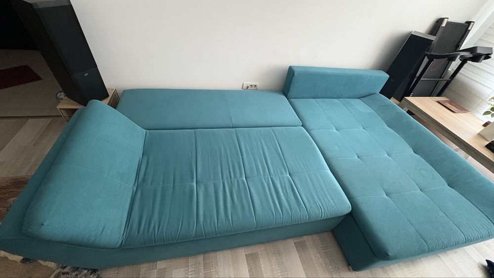 Vand coltar mare cumparat de nou folosit  max 3 ani