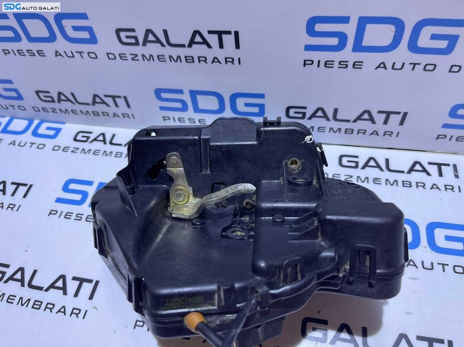 Broasca Incuietoare Usa Portiera Stanga Spate Mercedes W203 Clasa C Class 2001 - 2007 Cod 2037300135 [D0582]