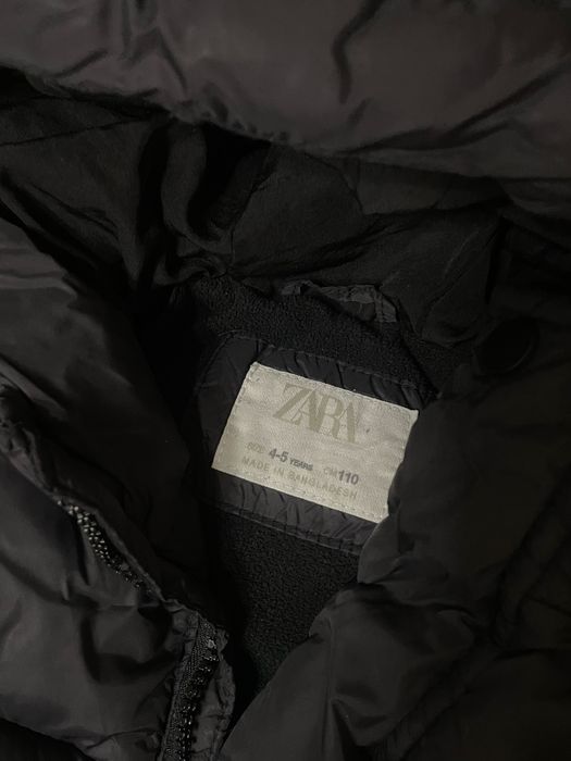 Куртка ZARA ,на  4-5 лет