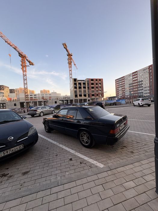 Продам мерс 190Е