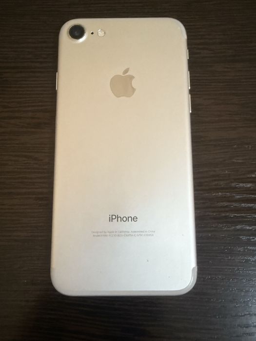 Продам айфон 7 в отличном состояний.