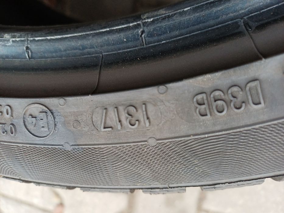 Гуми 255/35/19 Континентал