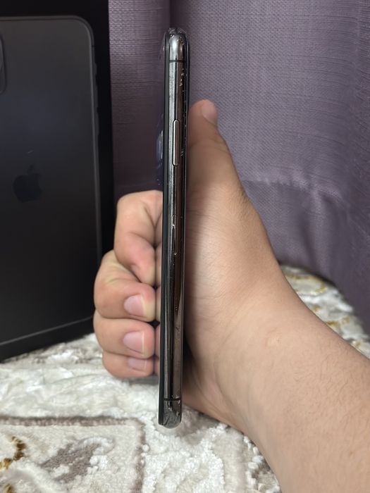 Продам iPhone 11 pro max (айфон 11 про макс)