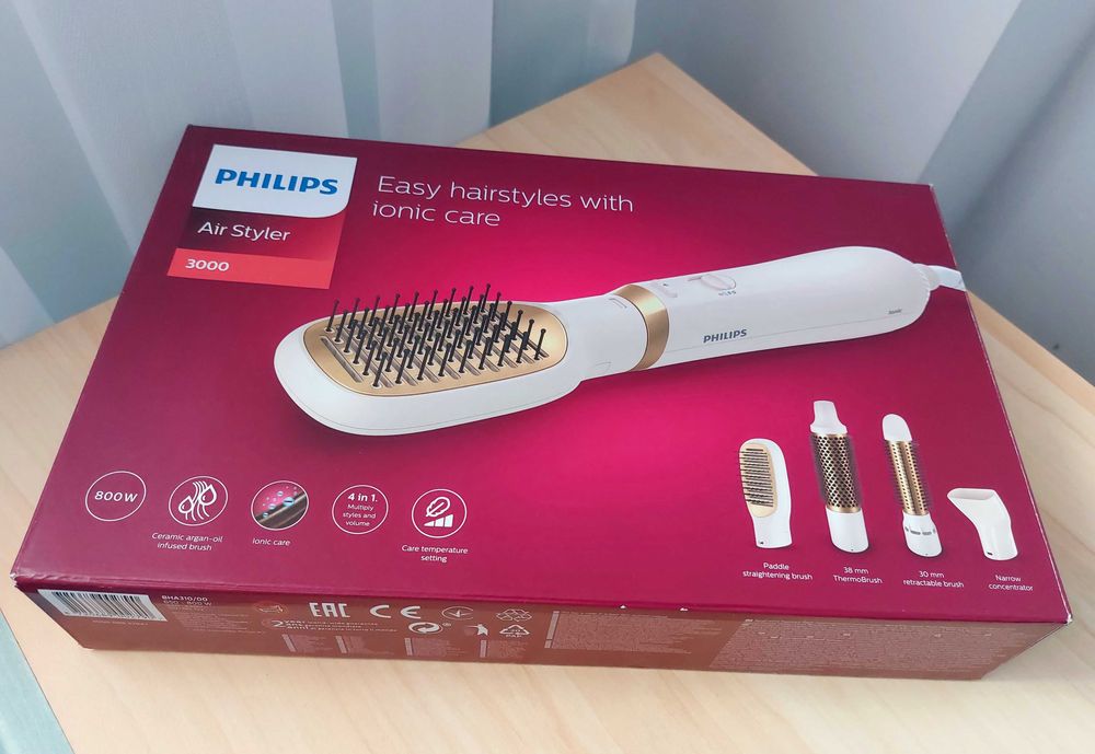 Perie noua cu aer cald Philips 3000, ioni, 4 accesorii, 800W