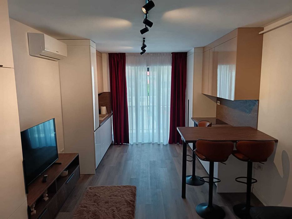 OCAZIE!!! Închiriez apartament în zonă liniștită. ULTRACENTRAL!!!