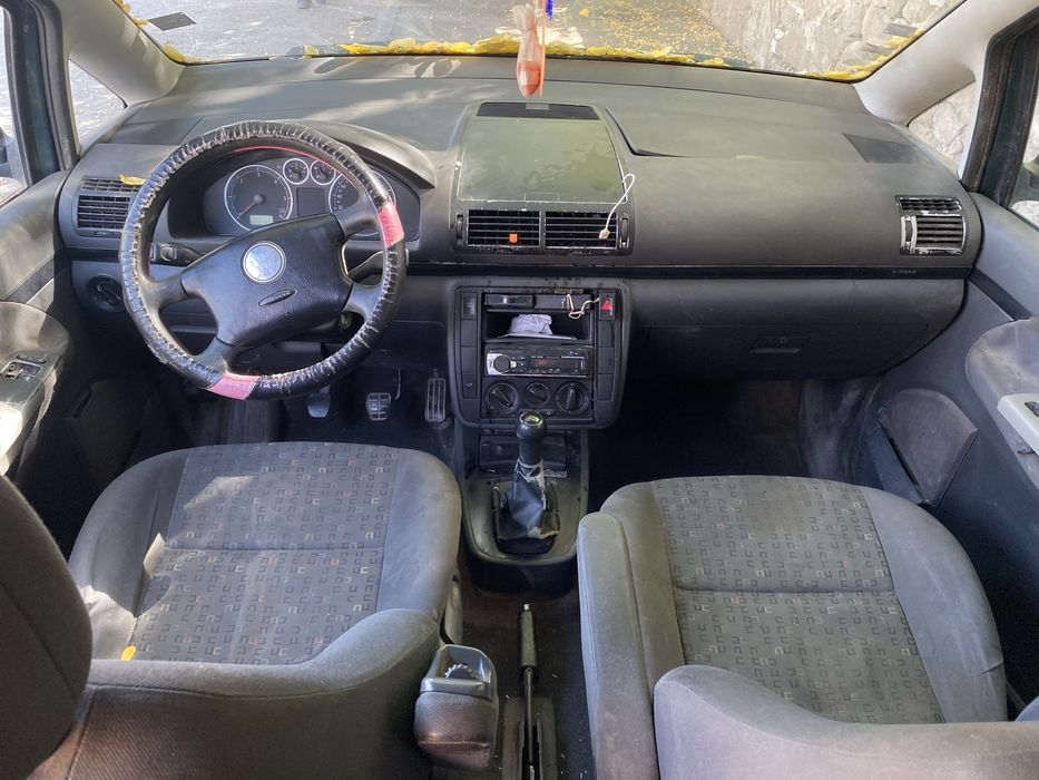 На Части може и цяла VW sharan 1.9 tdi мотор перфектен
