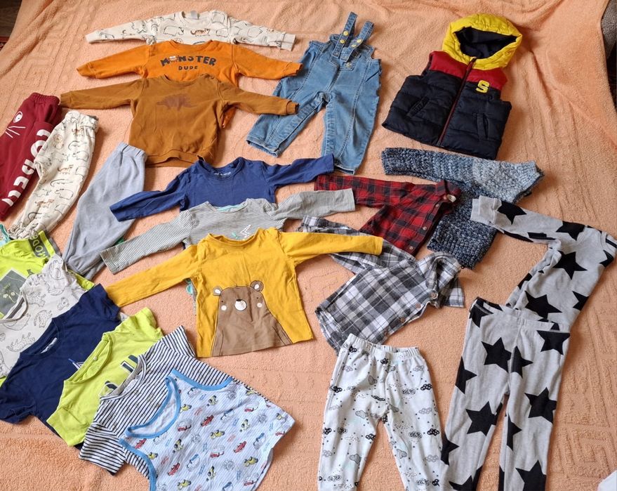 Много хорошей брендовой одежды на мальчика от 9 мес до 1.5 года