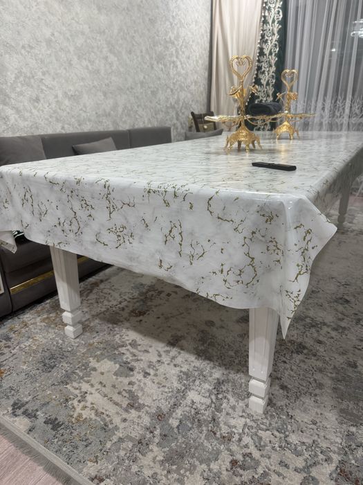 Стол для гостиной