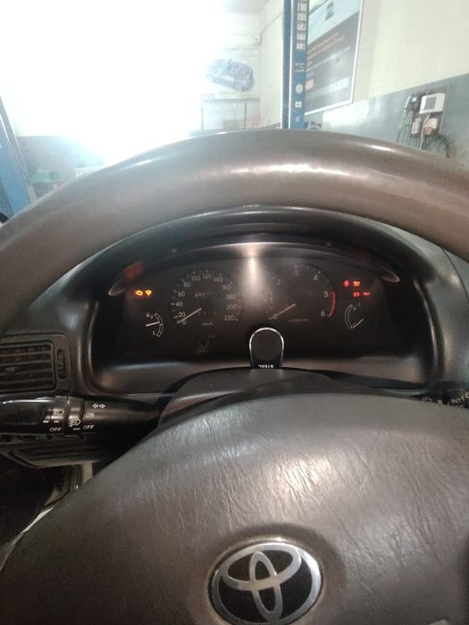 Toyota corolla 2000 г