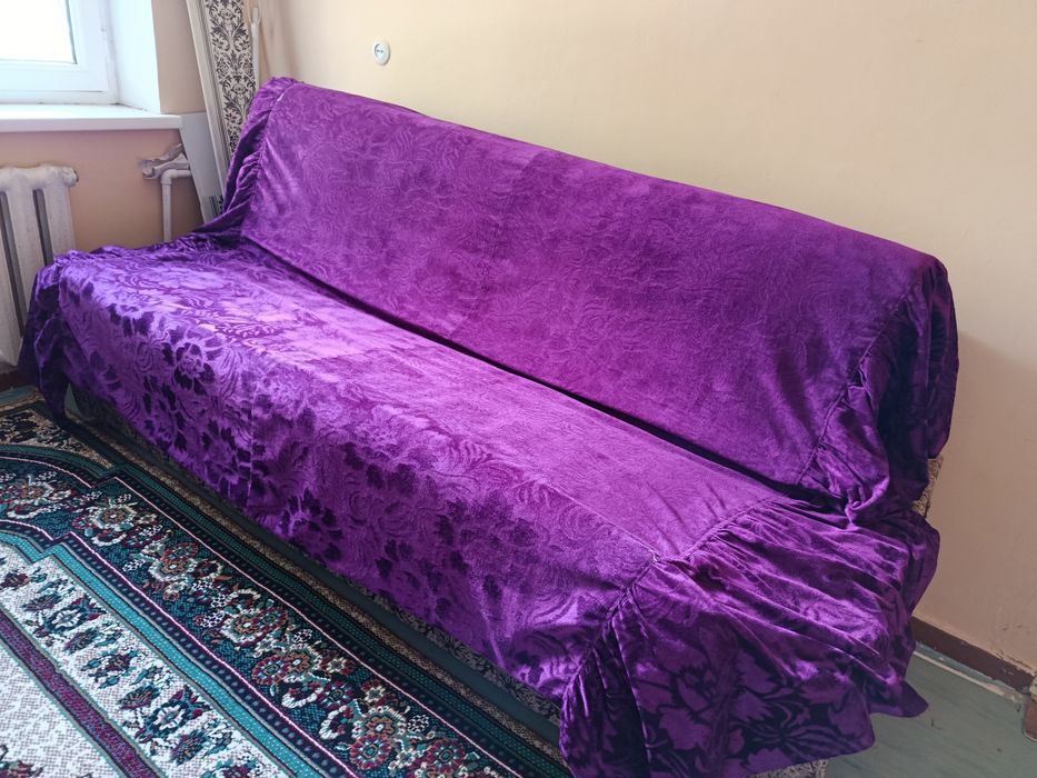 Divan i spalni boladi