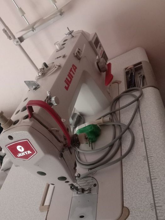 Продается швейная машина JUITA