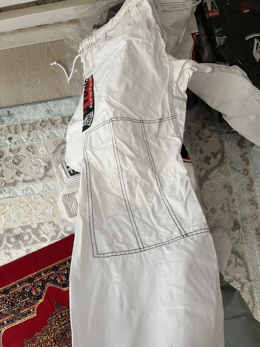 Кимоно для джиуджитсу