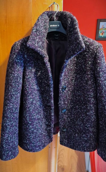 Късо жакардово палто от вълна на френската марка Un Jour Ailleurs