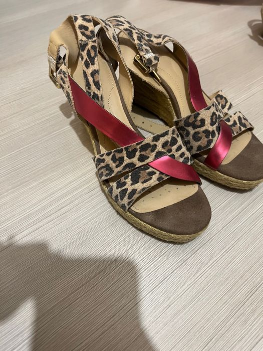 Дамски обувки и чехли