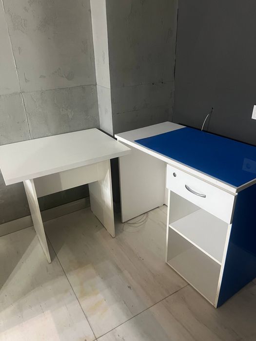 Продаю полки и столы офисные