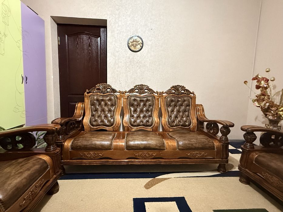Комплект мягкой мебели диван + 3 кресла, классика, отличное состояние