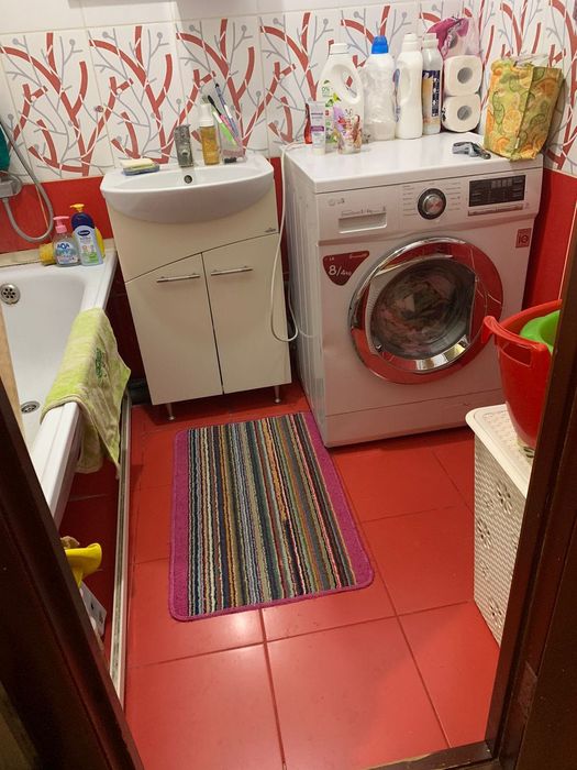 Продаётся 2 комн улучшенная 8 школа