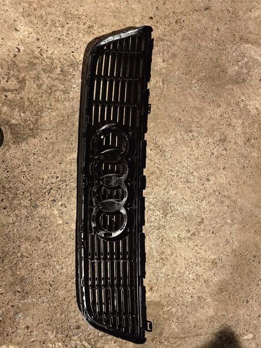 Решетка за предна броня audi S3 8l.
